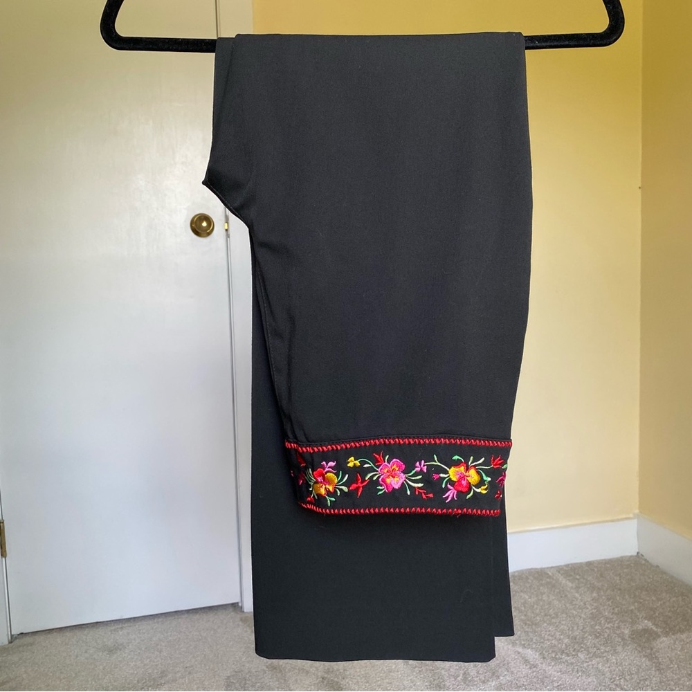 Vertigo París black pants with embroidered waistband